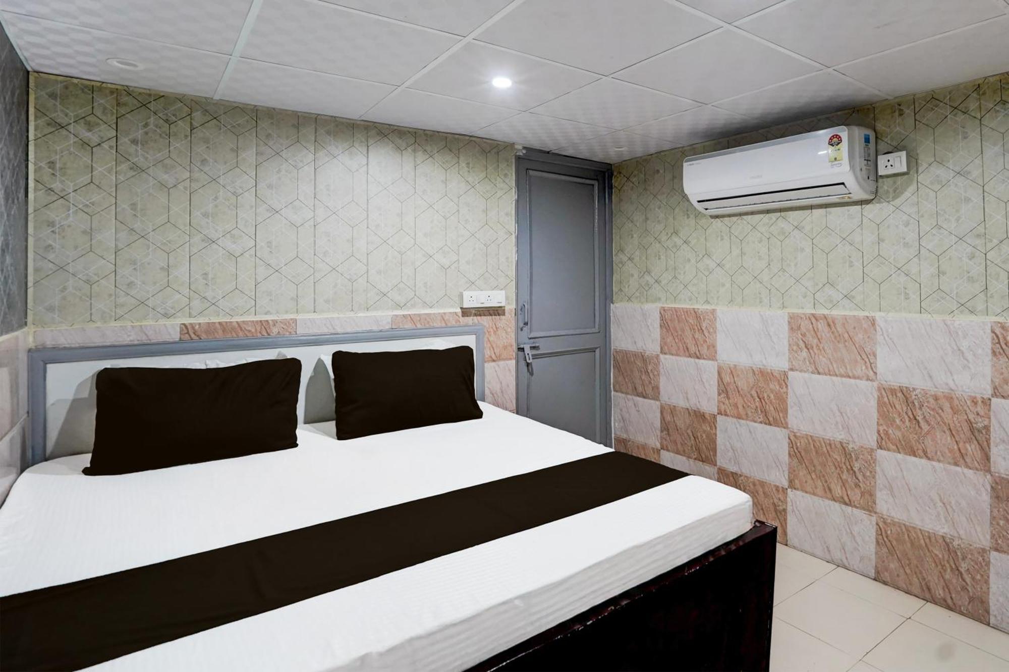 Hotel O Anant Ghaziabad Buitenkant foto