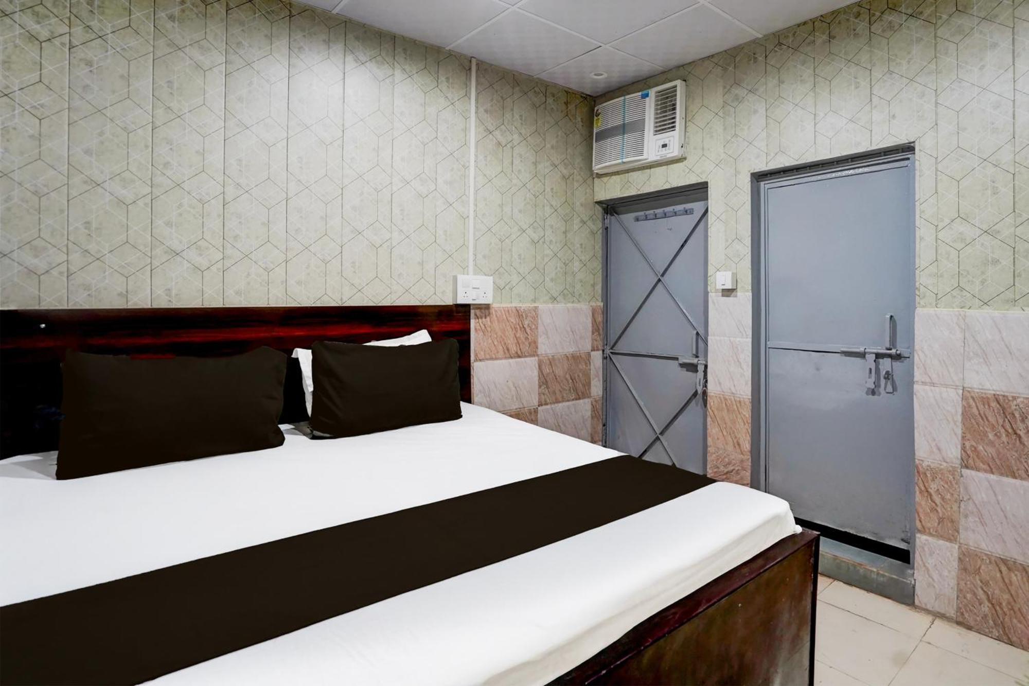Hotel O Anant Ghaziabad Buitenkant foto