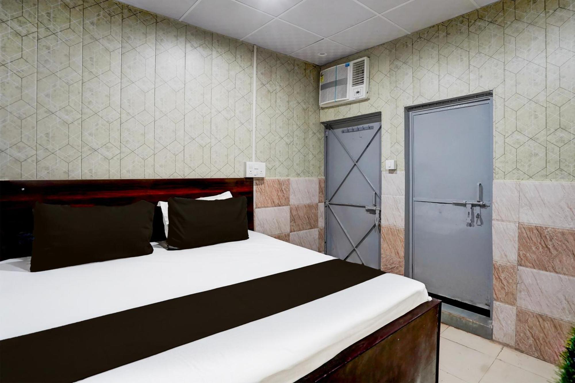 Hotel O Anant Ghaziabad Buitenkant foto